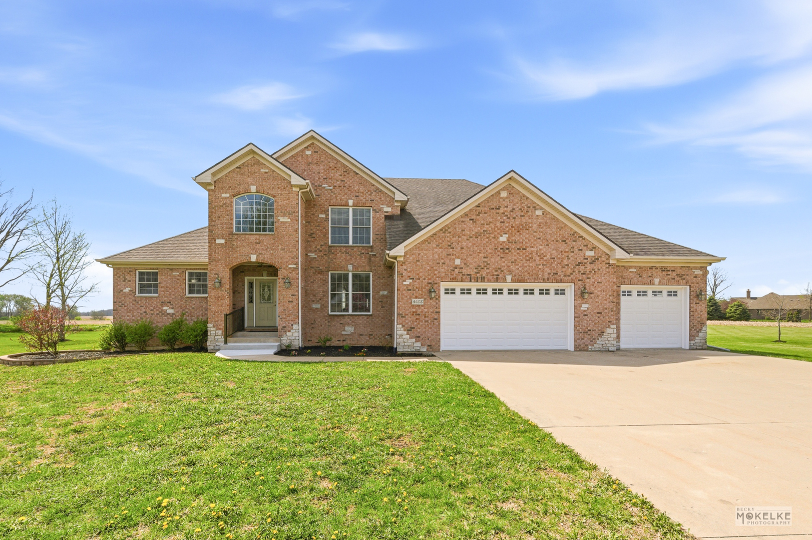 2953 4459th Road Newark, IL 60541 - Photo 1 of 39 a view of front of house with a yard