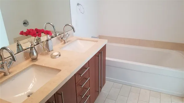 $3,800 | 1111 Southwest 1st Avenue, Unit 3516N, Miami, FL 33130