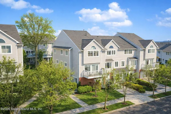 $698,000 | 109 Indale Avenue | Prince's Bay