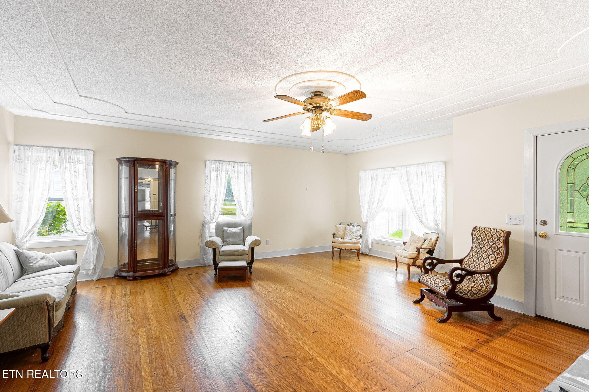 679 North Wright Road Alcoa, TN 37701 - Photo 3 of 34 Gallery Image 3