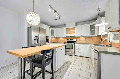 $2,750 | 1619 J J Seabrook Drive, Austin, TX 78721