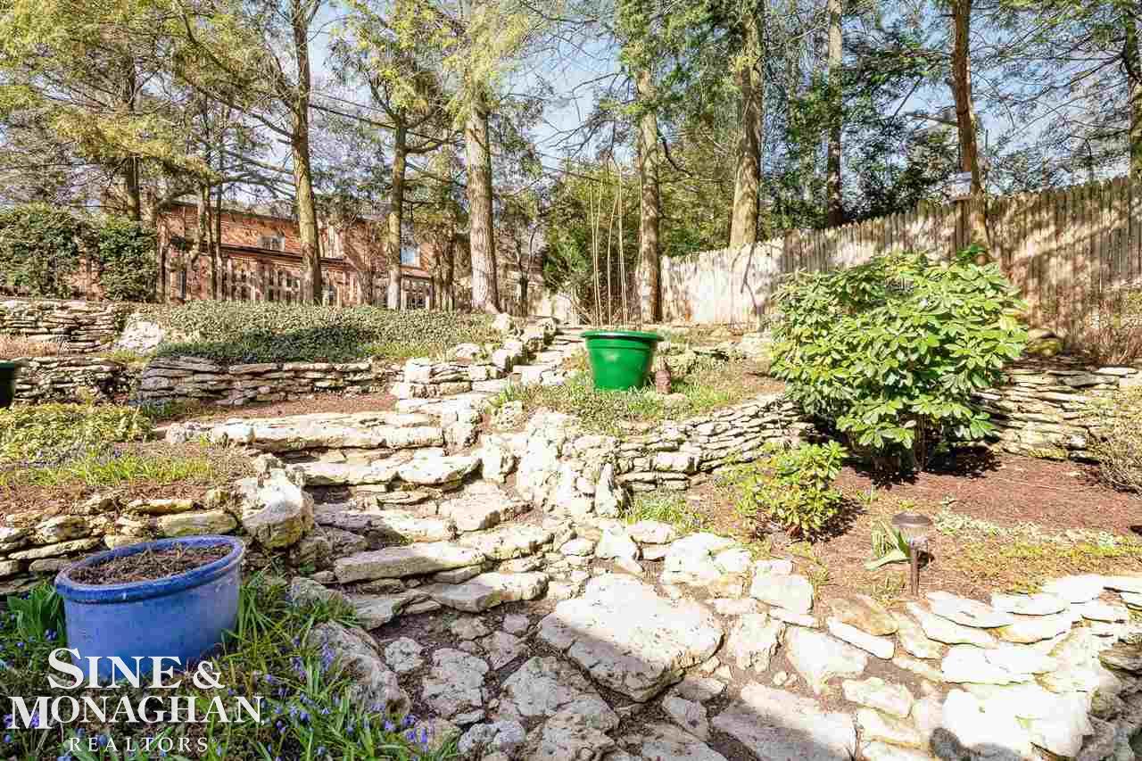 25 Beacon Hill Road Grosse Pointe, MI 48236 - Photo 48 of 70 50071532-47.JPG