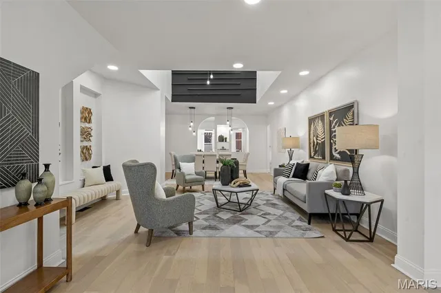 $689,900 | 5164 Waterman Boulevard, St. Louis, MO 63108