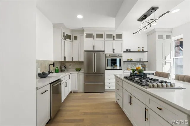 $689,900 | 5164 Waterman Boulevard, St. Louis, MO 63108