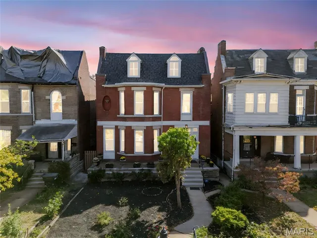 $689,900 | 5164 Waterman Boulevard, St. Louis, MO 63108