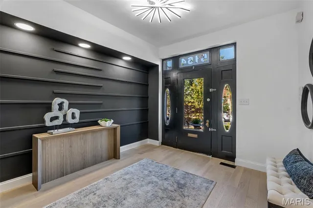 $689,900 | 5164 Waterman Boulevard, St. Louis, MO 63108