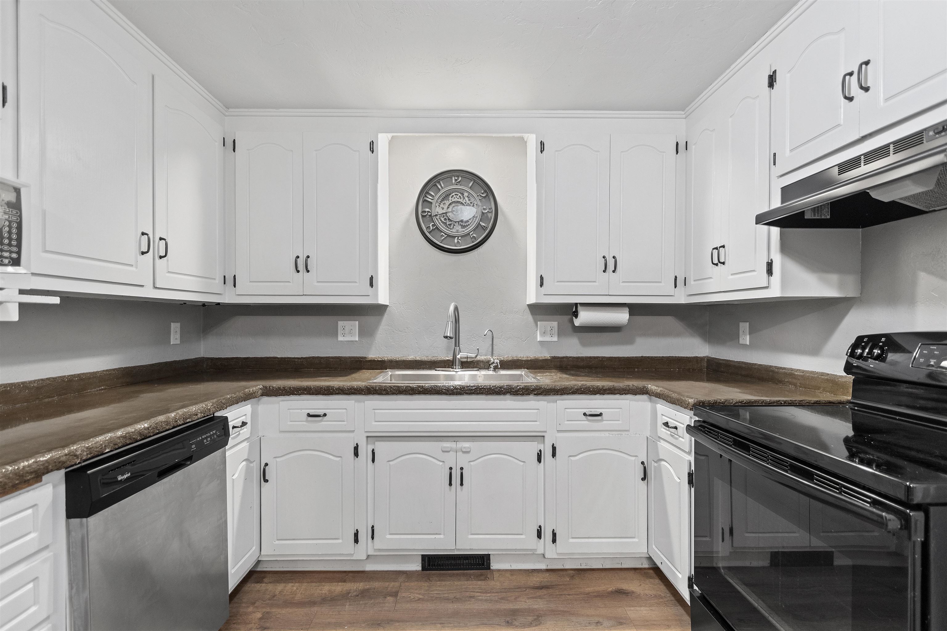 2766 Aquarius Road Green Bay, WI 54311 - Photo 15 of 54