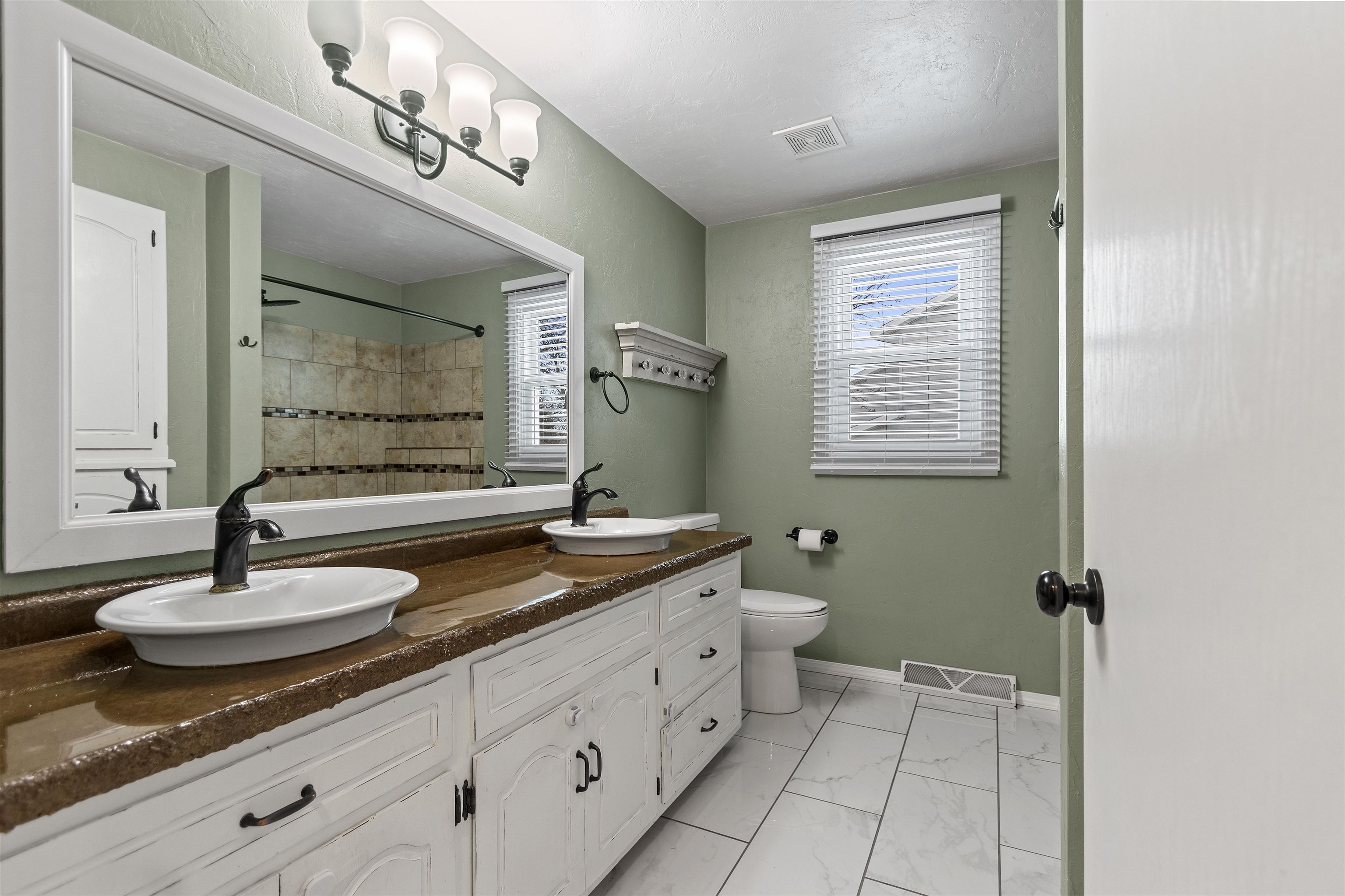 2766 Aquarius Road Green Bay, WI 54311 - Photo 18 of 54