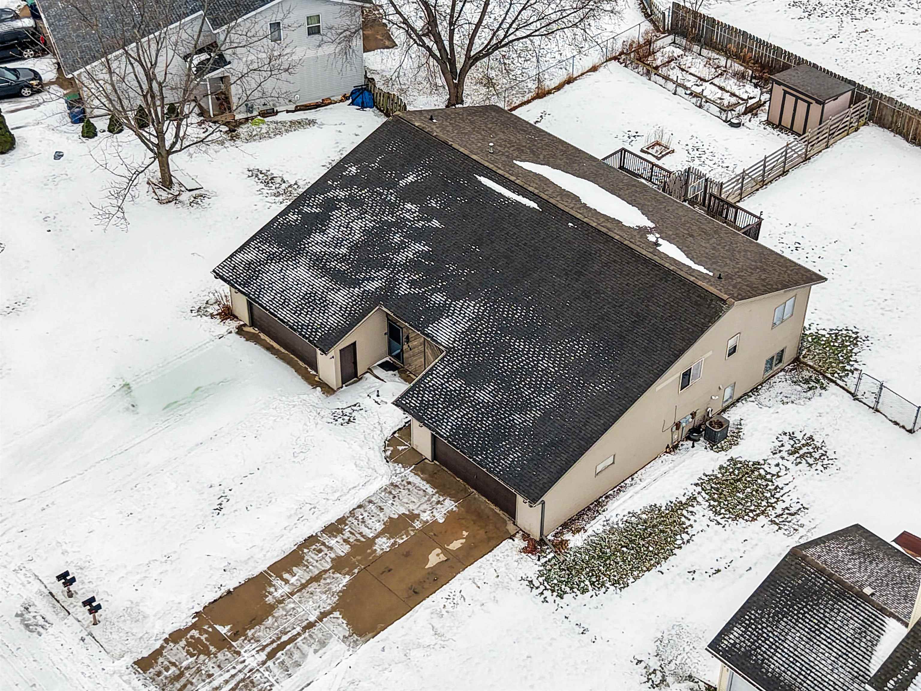 2766 Aquarius Road Green Bay, WI 54311 - Photo 3 of 54