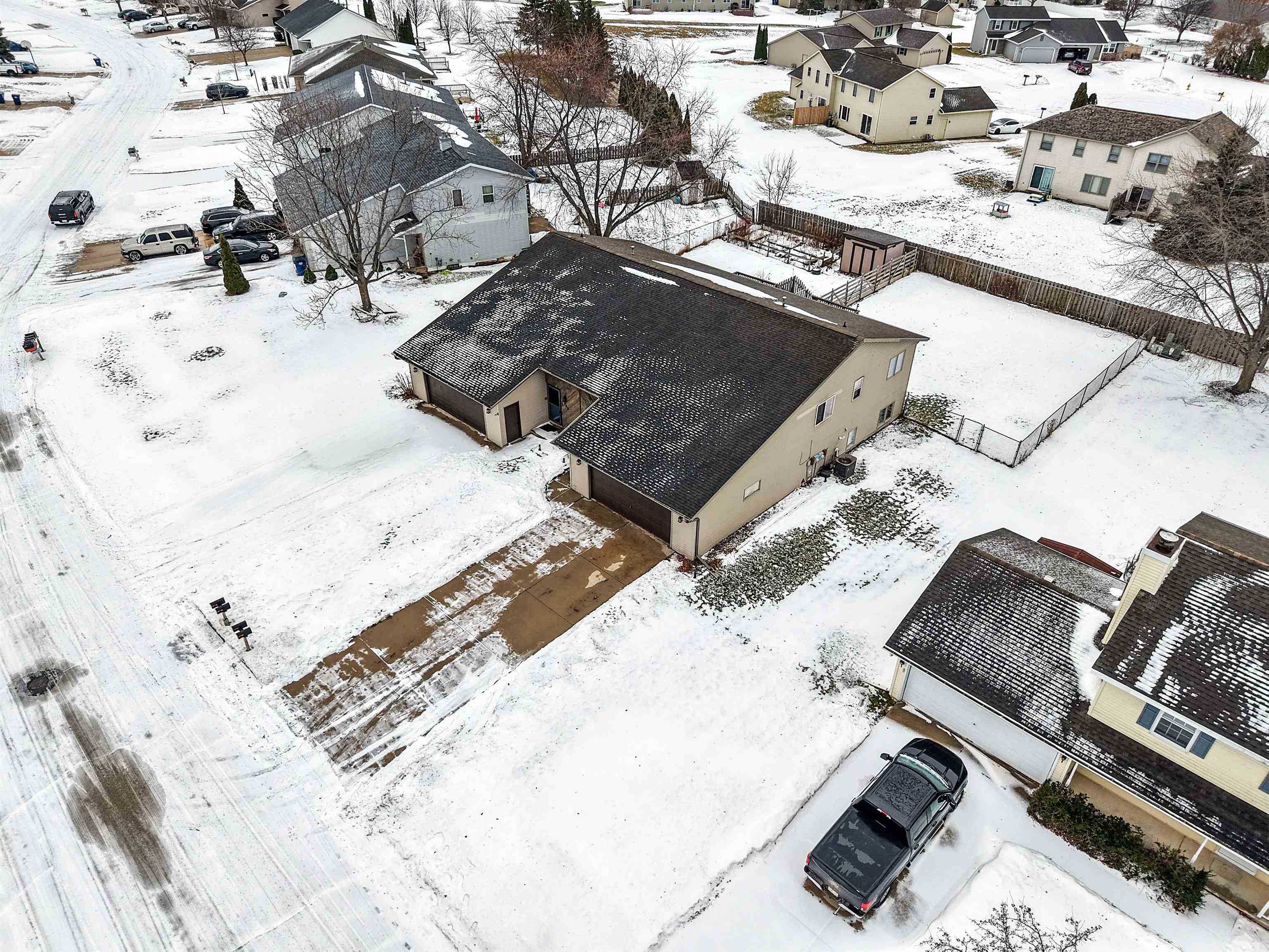 2766 Aquarius Road Green Bay, WI 54311 - Photo 4 of 54