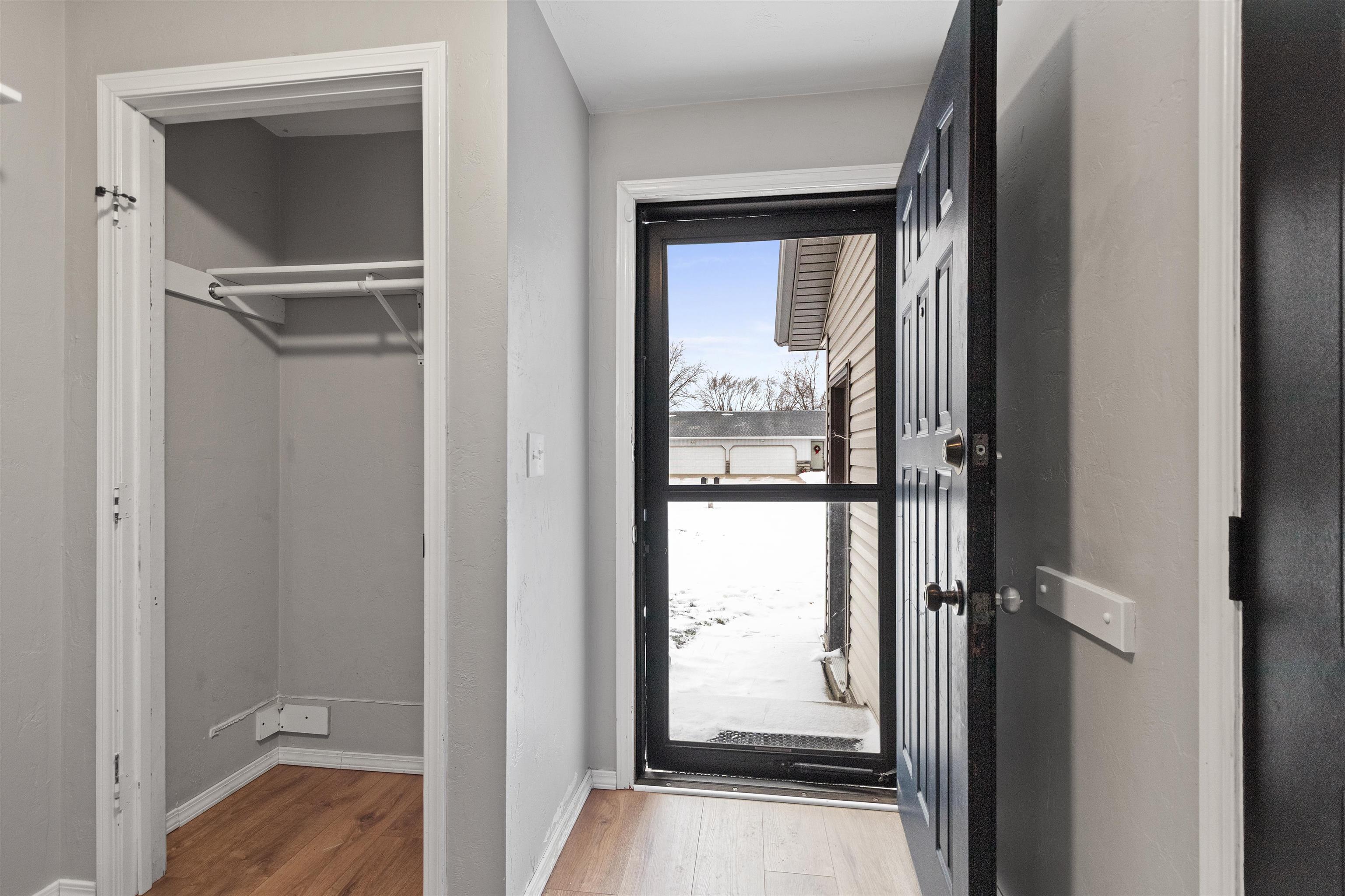 2766 Aquarius Road Green Bay, WI 54311 - Photo 9 of 54