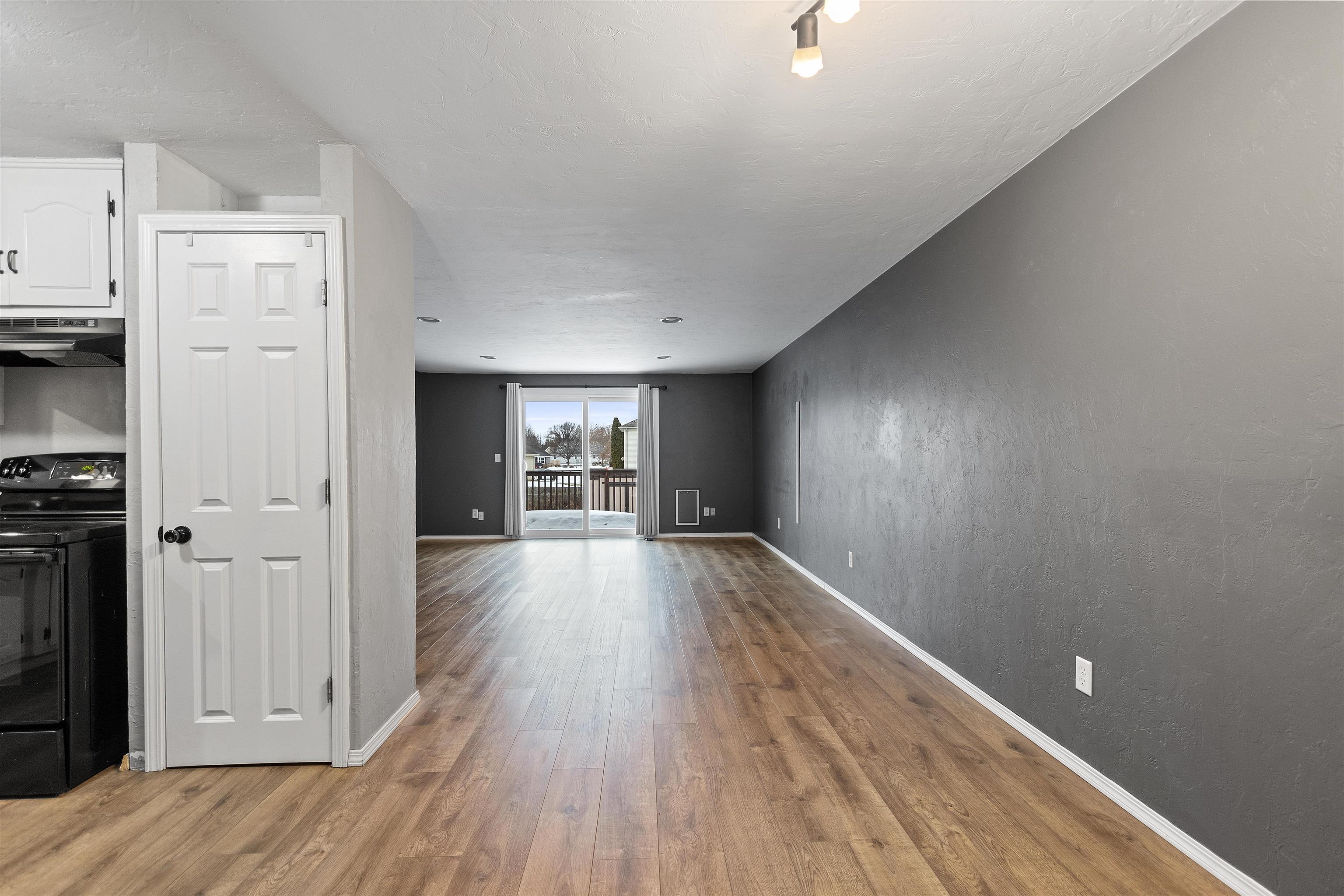 2766 Aquarius Road Green Bay, WI 54311 - Photo 10 of 54