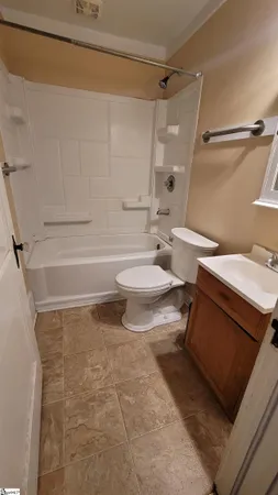 $1,200 | 102 Central Avenue, Unit C, Greenville, SC 29601