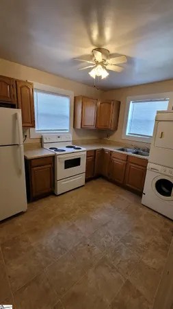 $1,200 | 102 Central Avenue, Unit C, Greenville, SC 29601