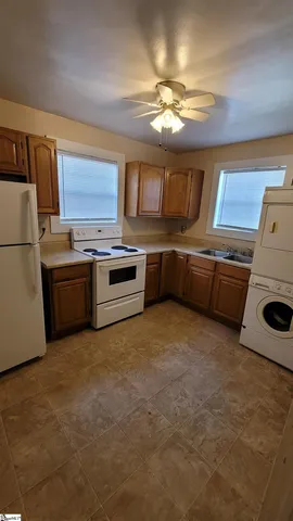 $1,250 | 102 Central Avenue, Unit C, Greenville, SC 29601