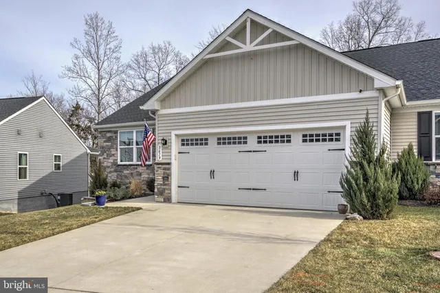 $455,000 | 3619 Twin Lk Boulevard, Locust Grove, VA 22508