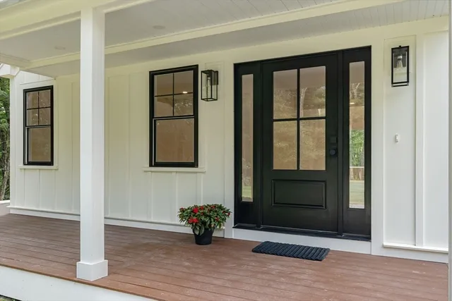 a view of an entryway of house
