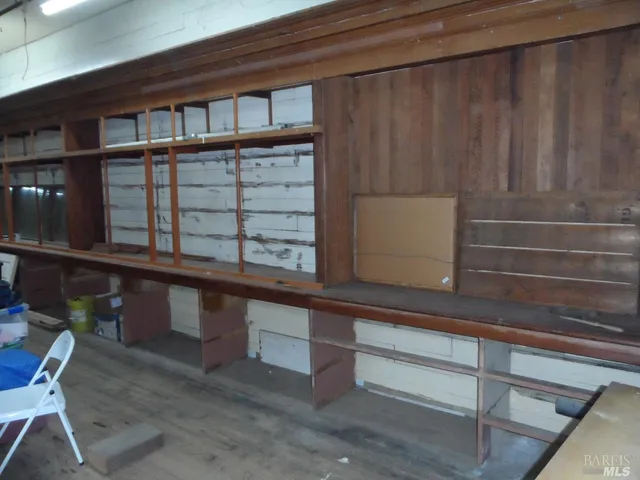 a view of entryway with a window