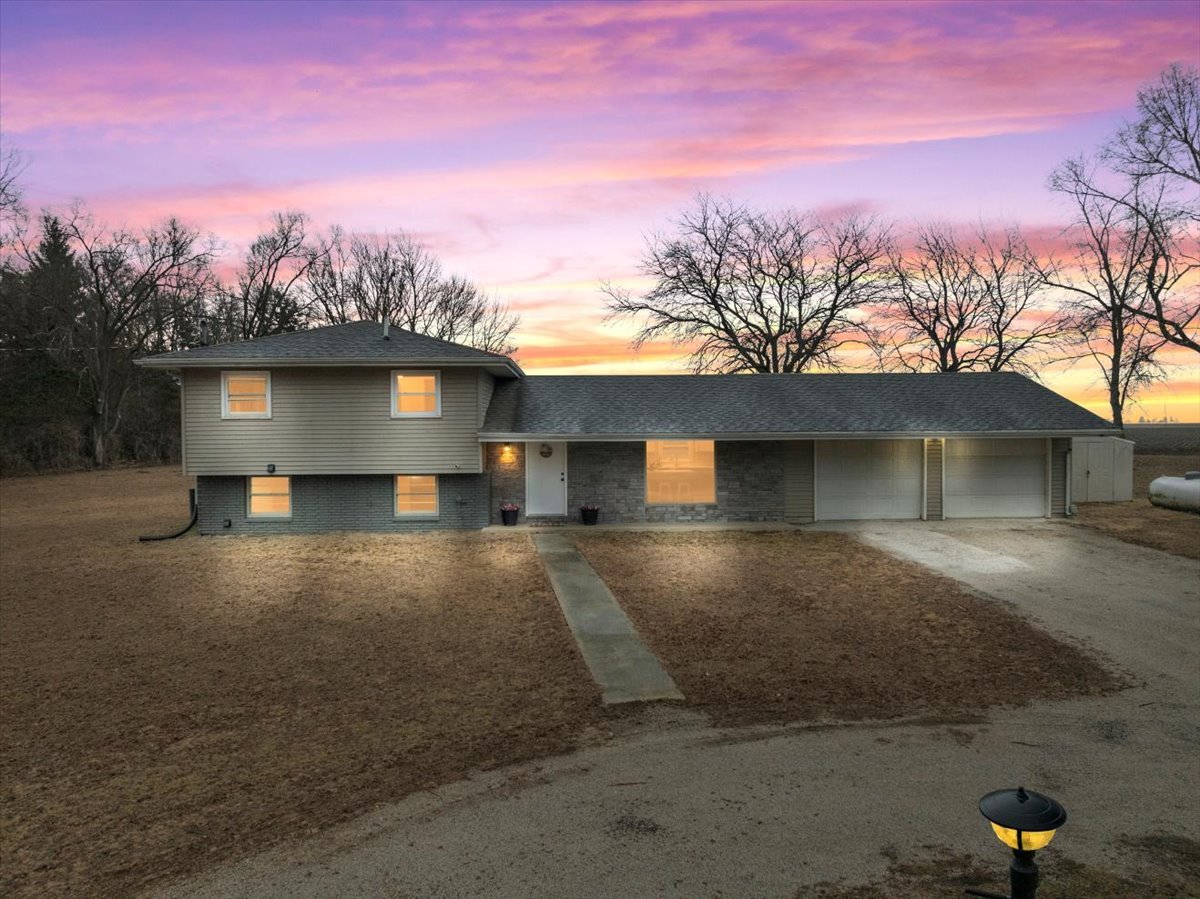 15795 East 2550 North Road Hudson, IL 61748 - Photo 2 of 44