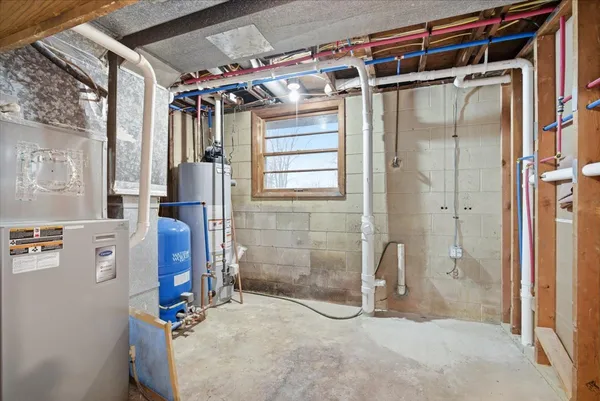 $335,000 | 15795 East 2550 North Road, Hudson, IL 61748