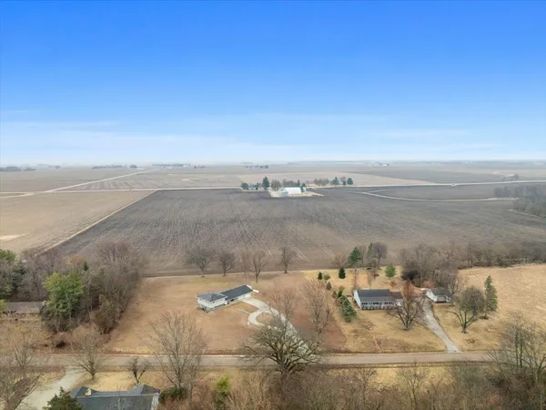 $335,000 | 15795 East 2550 North Road, Hudson, IL 61748