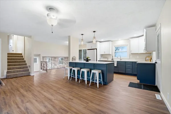 $335,000 | 15795 East 2550 North Road, Hudson, IL 61748
