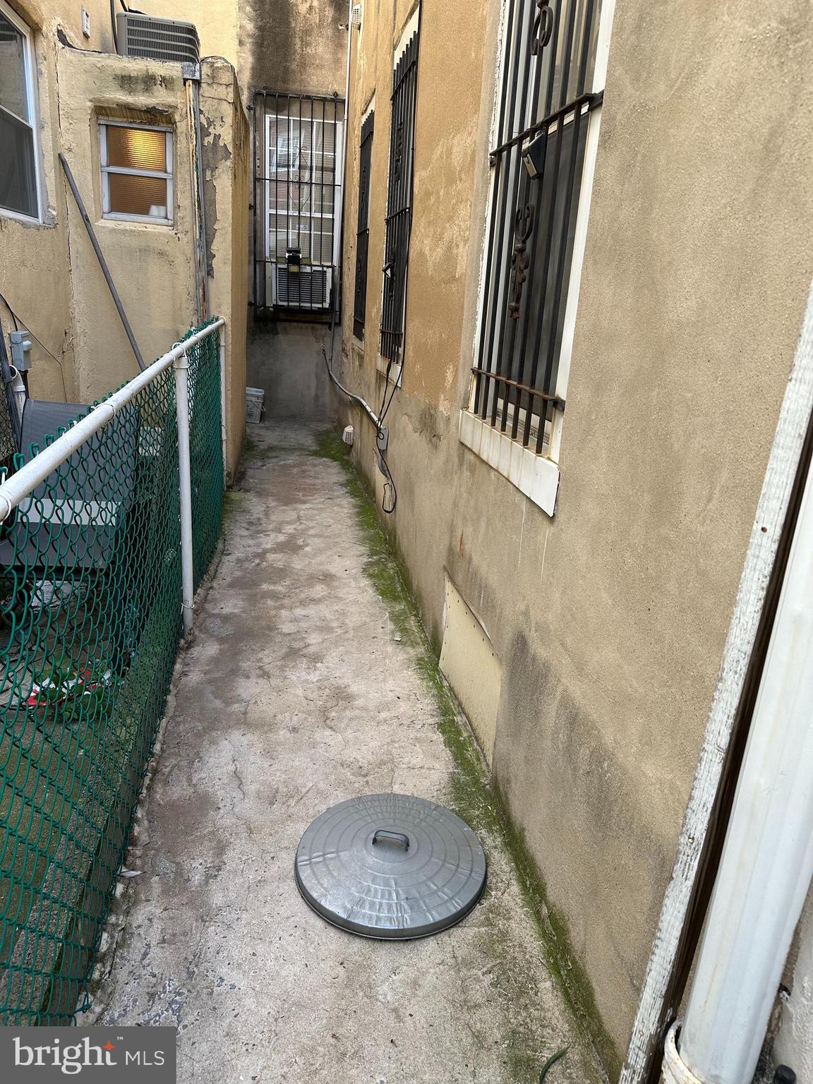 1505 Morris Street Philadelphia, PA 19145 - Photo 10 of 27 rear yard
