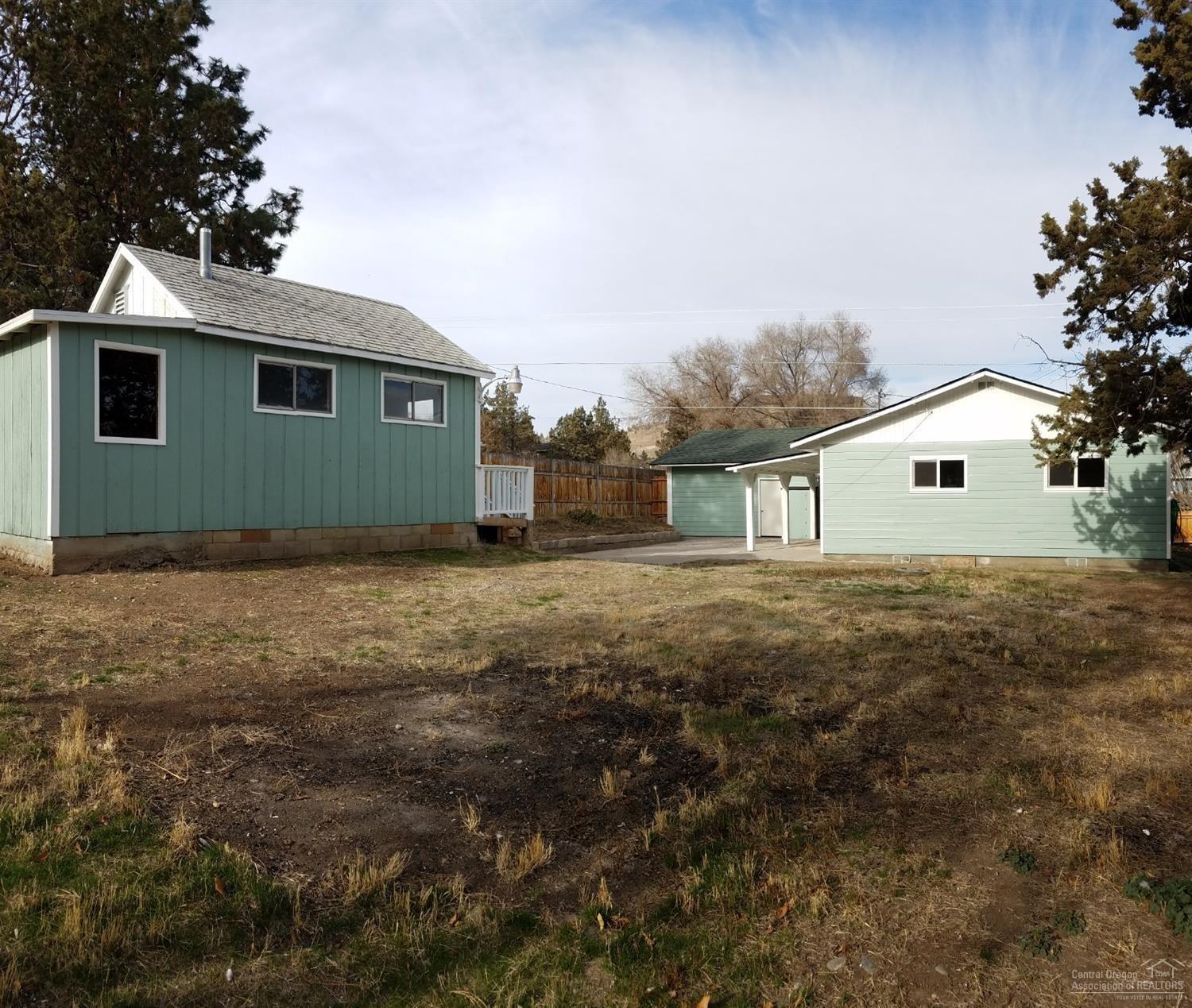 1270 Southwest Crestview Road Prineville, OR 97754 - Photo 9 of 21 Huge back yard with lots of room. The de