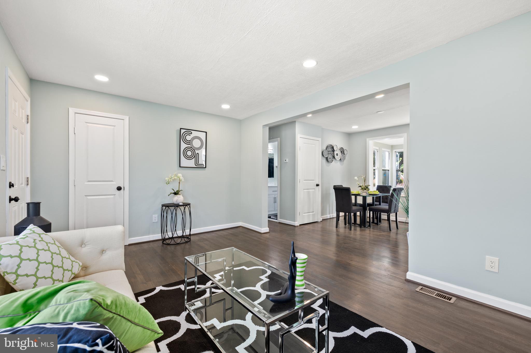 5022 Edgewood Road College Park, MD 20740 - Photo 8 of 44 Living Room