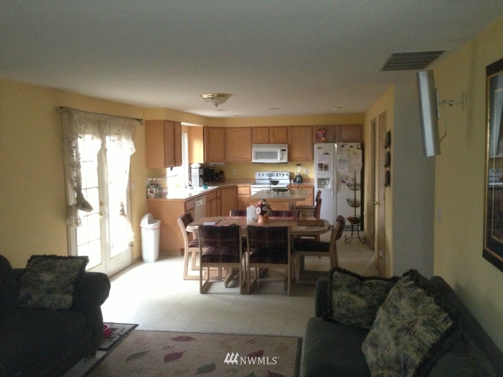 4012 Northeast 18th Street Renton, WA 98056 - Photo 3 of 14
