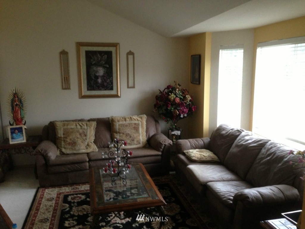 4012 Northeast 18th Street Renton, WA 98056 - Photo 8 of 14