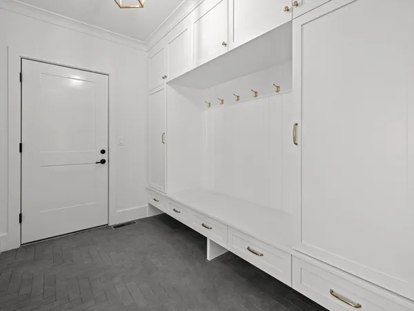 $2,195,000 | 35 Lincoln Street, Hopkinton, MA 01748