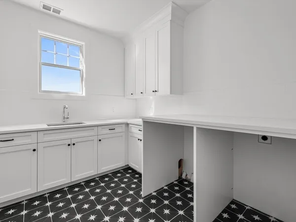 $2,195,000 | 35 Lincoln Street, Hopkinton, MA 01748