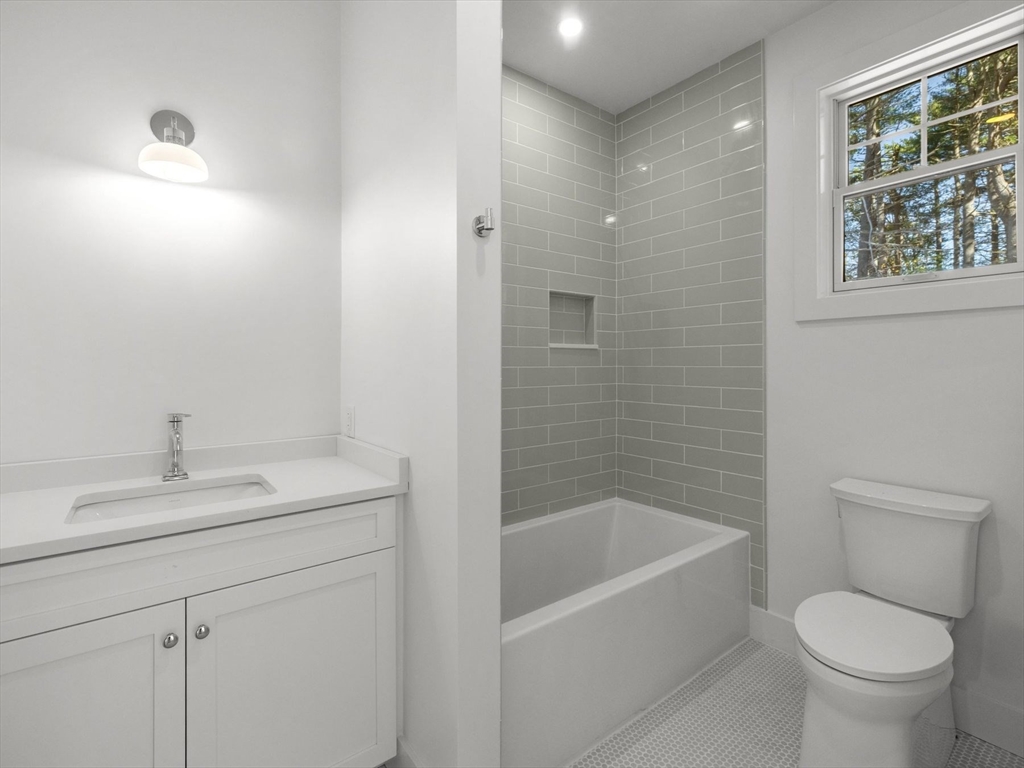 35 Lincoln Street Hopkinton, MA 01748 - Photo 33 of 42