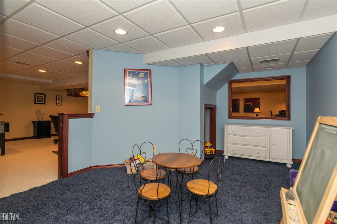 1052 Chesapeake Rochester Hills, MI 48307 - Photo 40 of 54