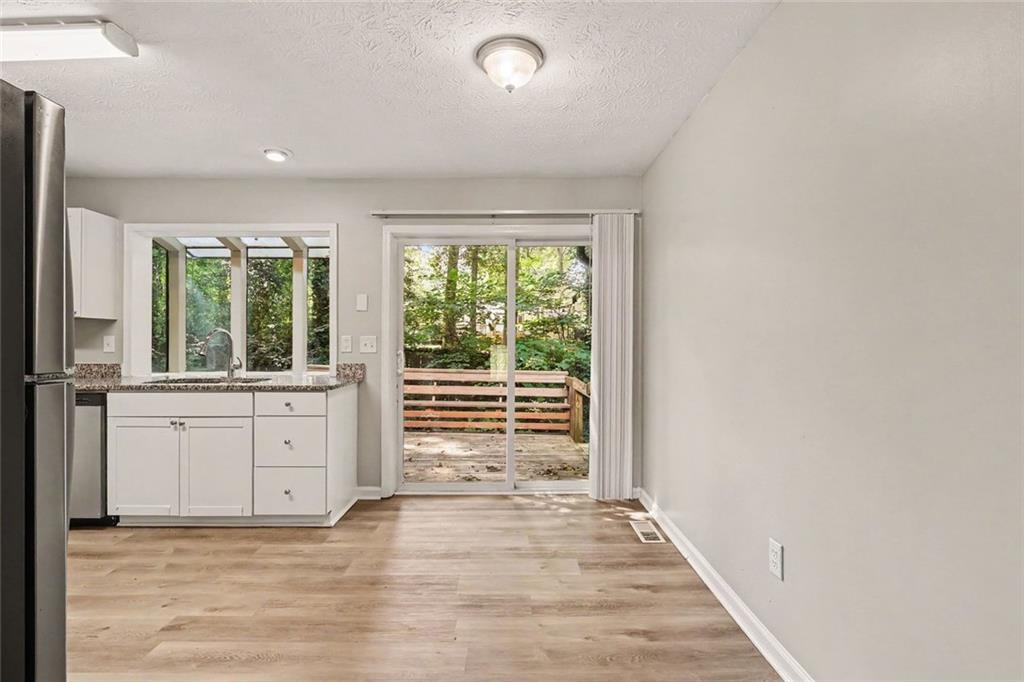 5182 Manitou Way Stone Mountain, GA 30087 - Photo 11 of 28