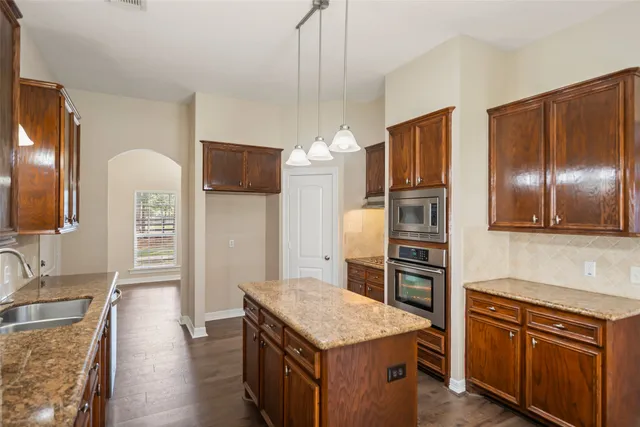 $750,000 | 17709 Terrace Oaks Drive, Waller, TX 77484