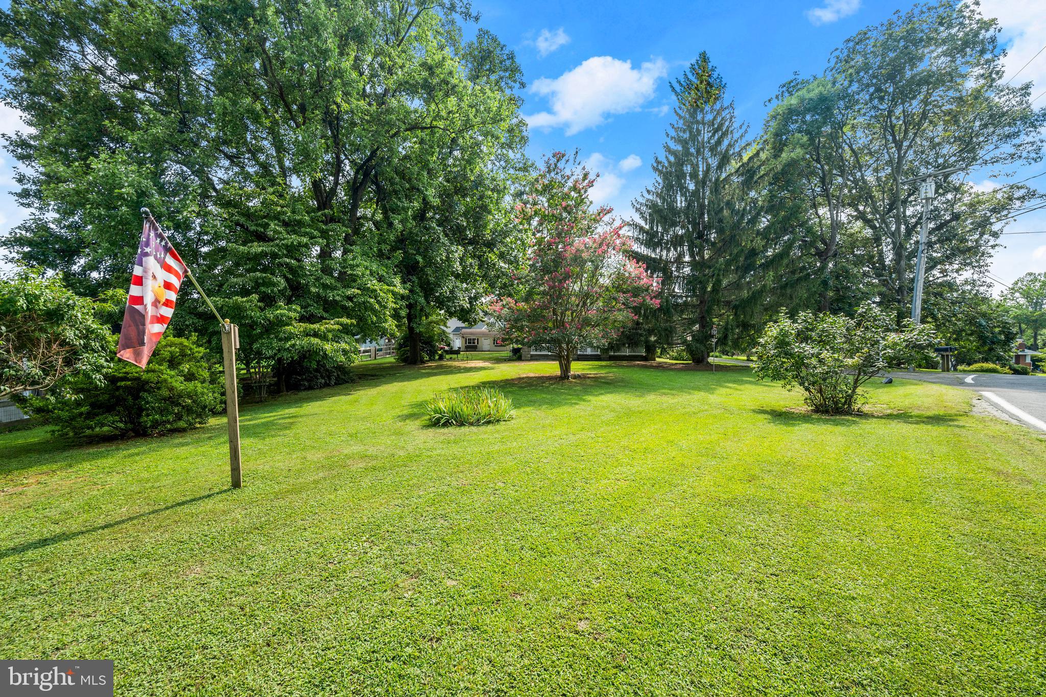 10695 Harding Road Laurel, MD 20723 - Photo 9 of 46 Perfectly situated on a flat 1/2 acre lot!