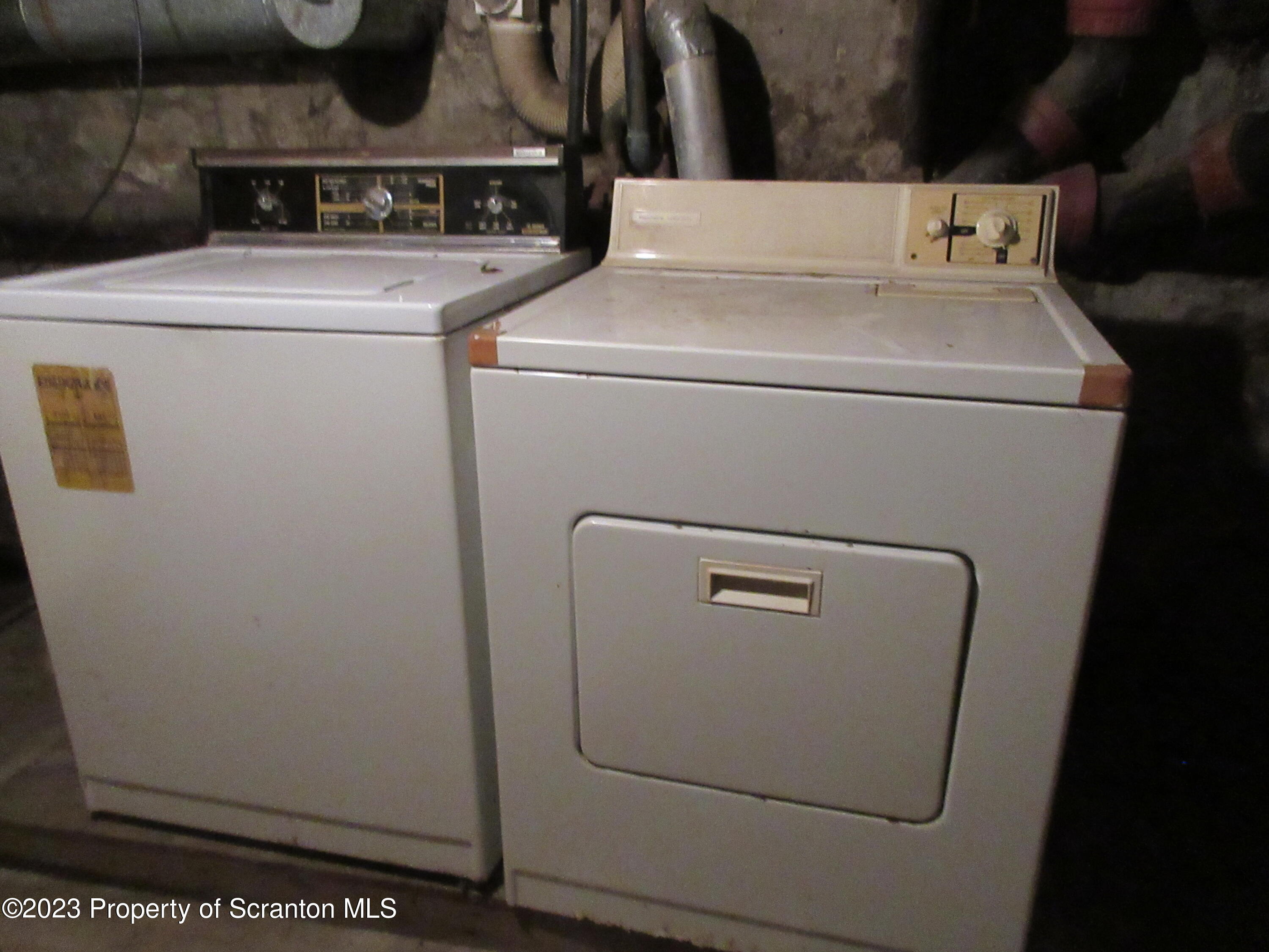 705 North Main Avenue Scranton, PA 18504 - Photo 24 of 25 a utility room with dryer and washer