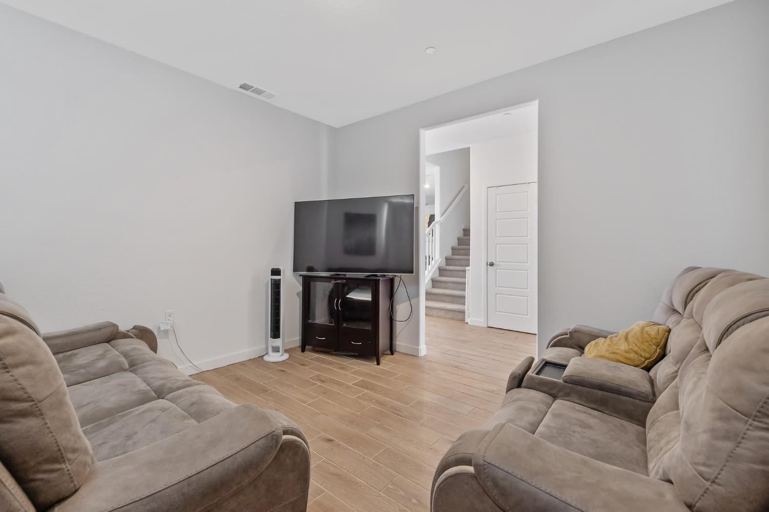 2409 Pepperdine Street Lemoore, CA 93245 - Photo 14 of 50