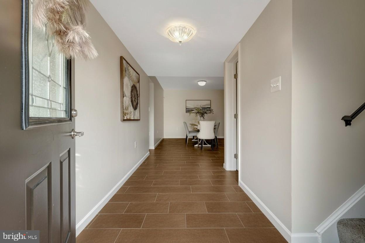 1008 Moore Place Southwest Vienna, VA 22180 - Photo 6 of 55 Inviting Entryway