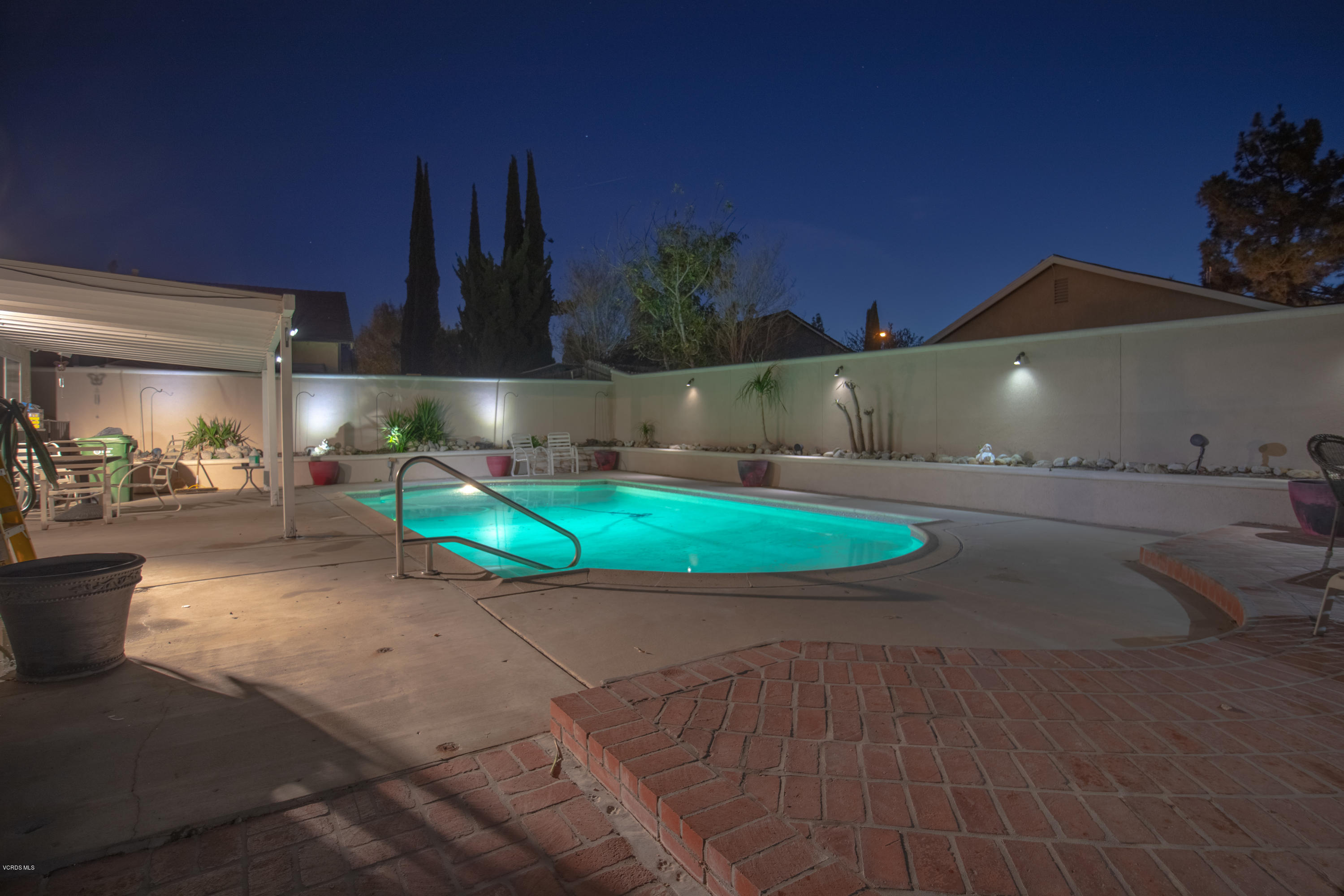 1113 Waltham Road Simi Valley, CA 93065 - Photo 17 of 20 a view of a backyard