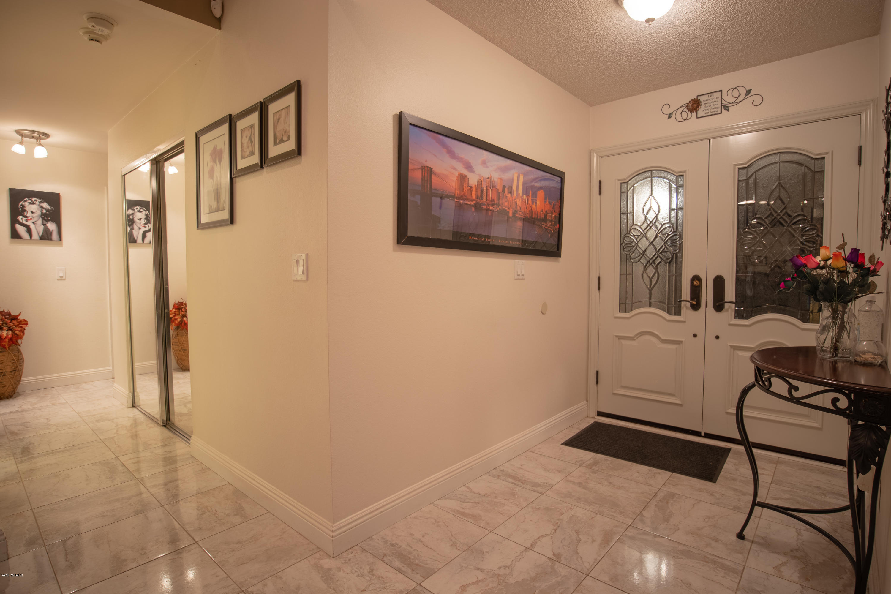 1113 Waltham Road Simi Valley, CA 93065 - Photo 8 of 20 a view of a hallway with workspace
