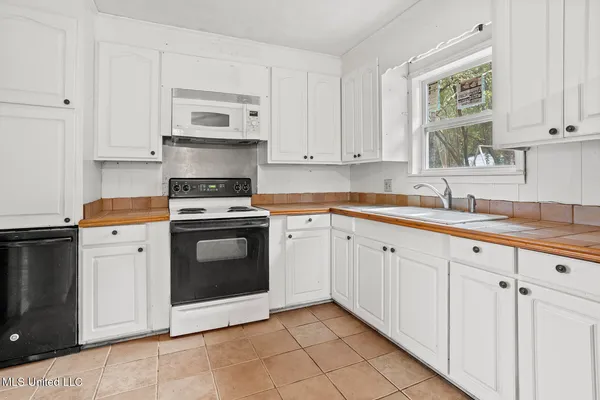 $70,000 | 322 Beverly Circle, Crystal Springs, MS 39059