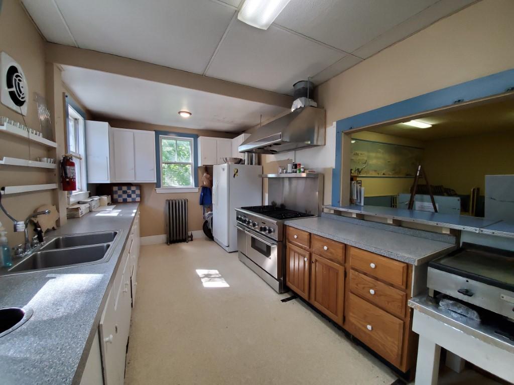 12 Lakeview Road Boothbay Harbor, ME 04575 - Photo 4 of 12 4