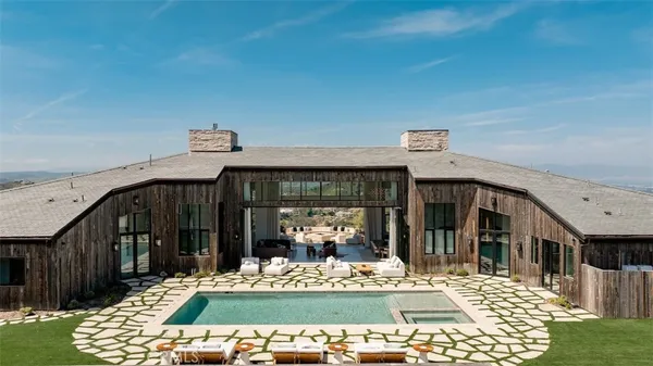 a view of outdoor space