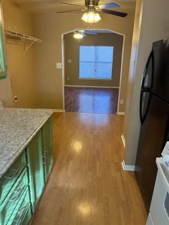 $1,250 | 800 South Vandeveer Street, Burnet, TX 78611