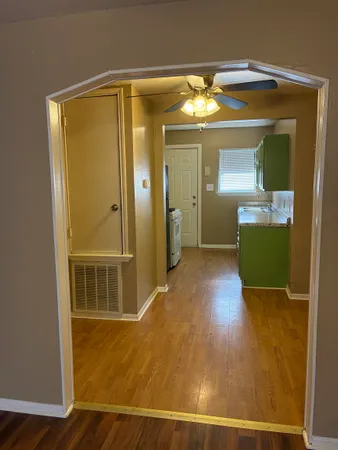$1,250 | 800 South Vandeveer Street, Burnet, TX 78611