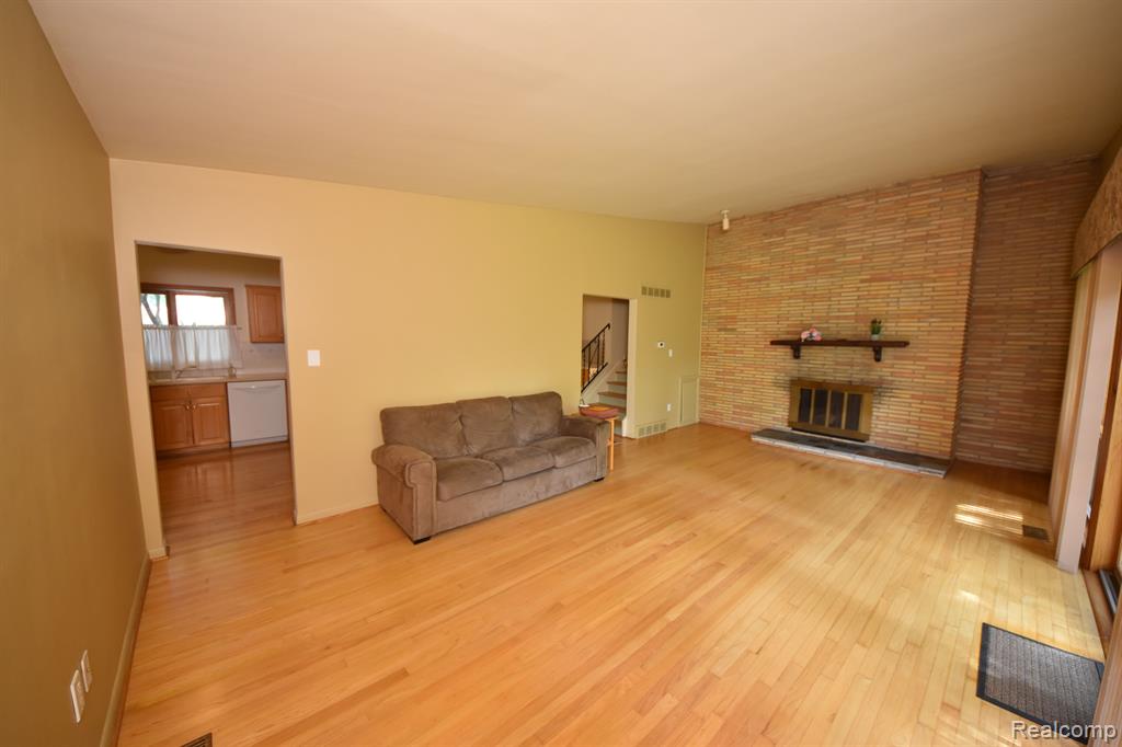 32743 Hearthstone Road Farmington Hills, MI 48334 - Photo 6 of 27