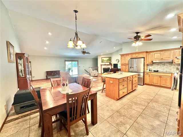 $599,900 | 102 Windy Hill, Lebanon, IL 62254